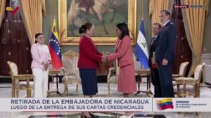Con entrega de credenciales la embajadora Daysi Ivette sella el fortalecimiento de lazos entre Venezuela y Nicaragua – AlbertoNews