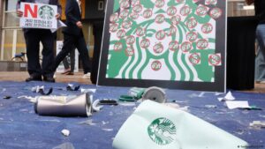 Corea del Sur boicotea a Starbucks por campaña sobre masacre