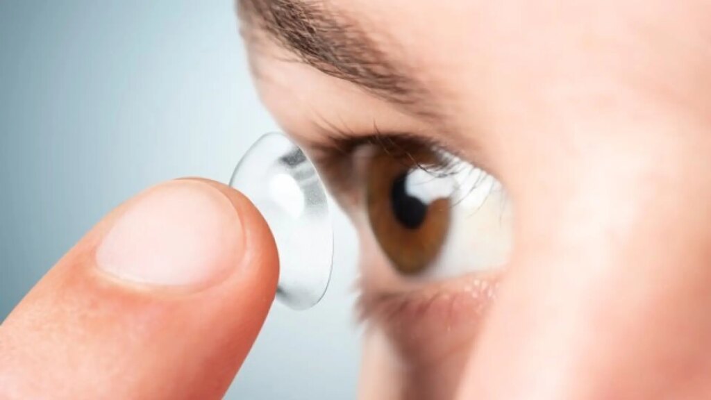 Crean unas lentillas inteligentes para tratar la depresión a través del ojo con estímulos eléctricos