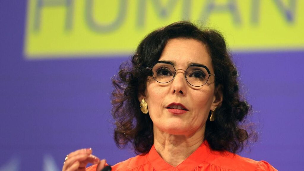La comisaria europea para la gestión de crisis, Hadja Lahbib, este miércoles en Bruselas.