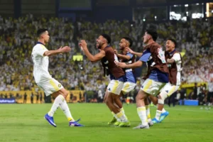 Cristiano firmó un doblete y levanta su primera liga en Arabia