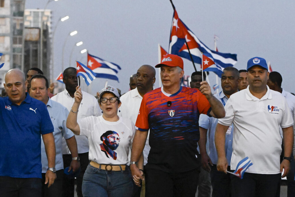 Cuba desafía amenaza de intervención de Trump: "No nos dejamos amedrentar"