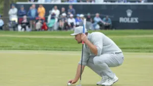 DeChambeau cuestiona las imágenes de los alunizajes… y cree en los seres interdimensionales