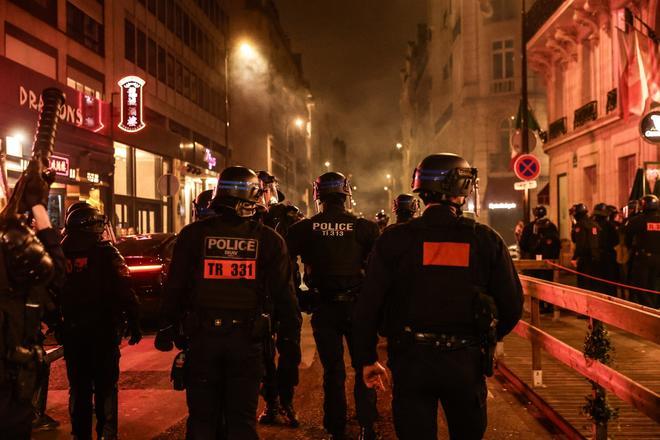 Decenas de detenidos y heridos en los festejos por la victoria del PSG