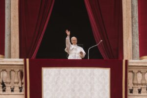 Del humo blanco a la historia