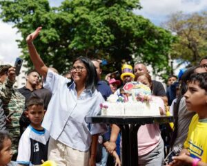 Delcy Rodríguez: «Venezuela tiene derecho al desarrollo, al progreso, al futuro, a una patria»