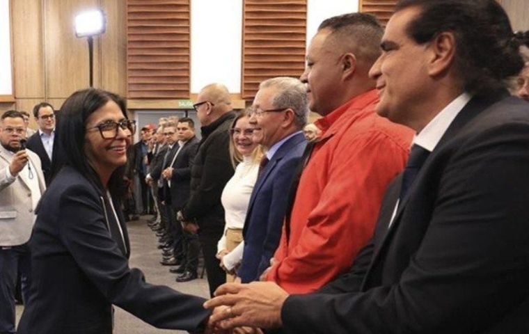 Delcy Rodríguez elimina de X sus mensajes de apoyo al testaferro Álex Saab