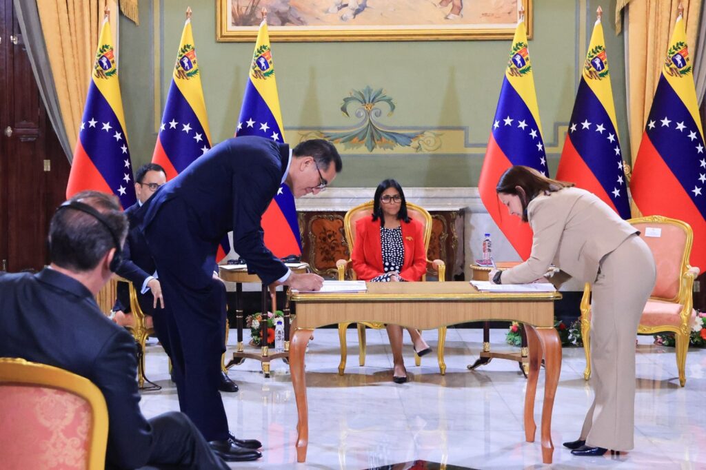 Delcy Rodríguez concretó nuevos acuerdos operativos con delegación de EEUU
