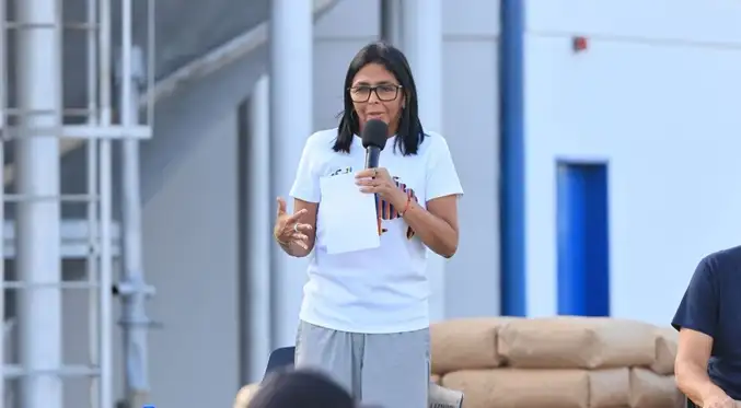 Delcy Rodríguez exige el cese del bloqueo económico a EEUU