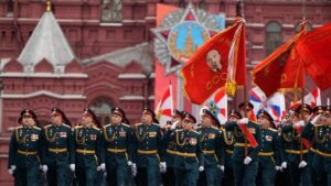 Desfile en Moscú: Putin recuerda el «heroísmo soviético» como inspiración para sus fuerzas en Ucrania e invita a soldados norcoreanos