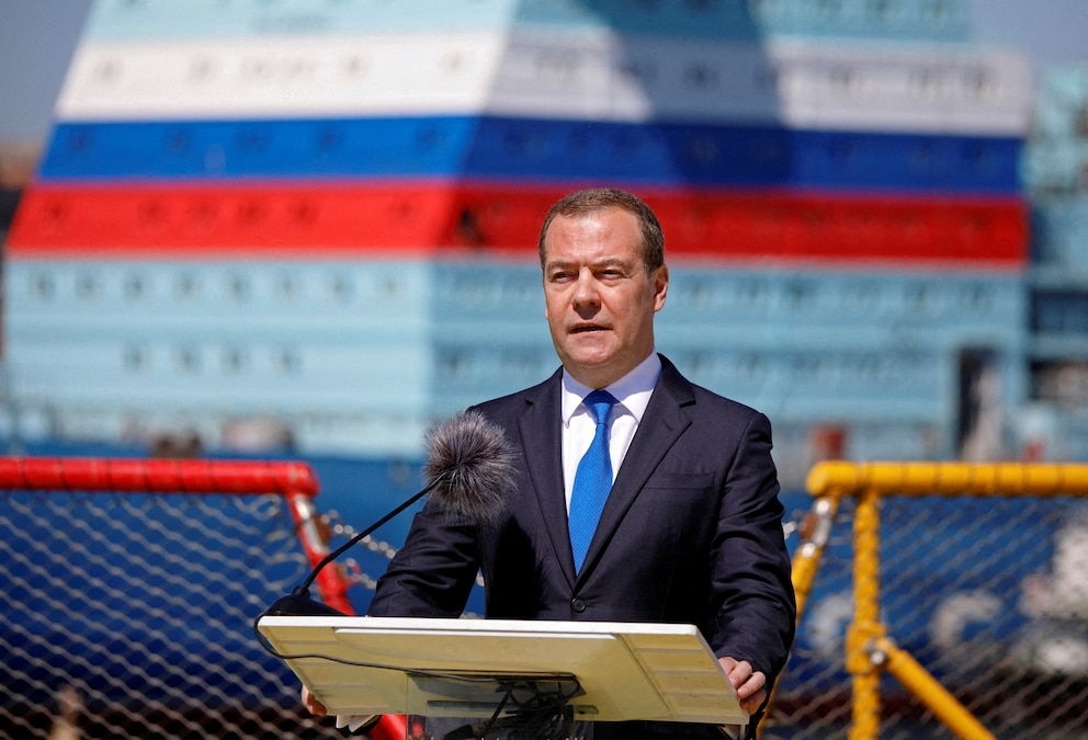 Dmitri Medvedev lanzó amenaza a la UE tras caída de dron ruso en Rumania