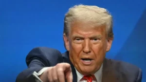Donald Trump vuelve a amenazar a Irán: advierte que será borrado de la faz de la Tierra si ataca buques de EEUU