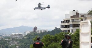 Dos aeronaves militares de EE.UU. para asaltos de combate sobrevolaron a Caracas