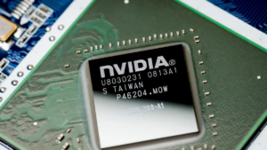 EEUU autorizó a 10 empresas chinas a comprar chips H200 y el CEO de Nvidia espera un avance decisivo