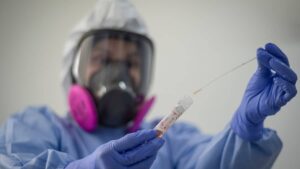 EE.UU. realizará controles de detección del ébola en aeropuertos – AlbertoNews