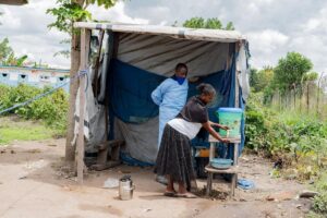 EPIDEMIA ÉBOLA CONGO | 91 muertos, riesgo de propagación alto y sin vacuna ni tratamiento: las claves de la nueva epidemia de ébola en RD Congo | elperiodico.com