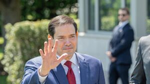 ESTADOS UNIDOS | El secretario de Estado dice que Trump «no hará un mal acuerdo» y que sólo falta la respuesta de Irán | elperiodico.com