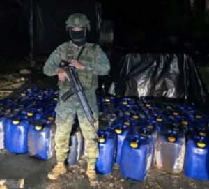 Ejército de Ecuador incauta 11.300 litros de combustible utilizado para minería ilegal – AlbertoNews