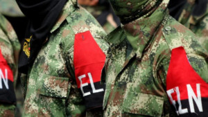 El Eln vuelve a atacar con drones una estación de Policía en Chocó: hay dos policías heridos y aumenta la tensión en la zona