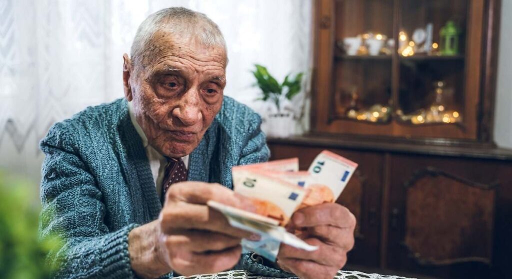 El Imserso prevé conceder una ayuda de 525 euros a los pensionistas que vivan de alquiler en 2026, pero solo si el contrato es de más de un año