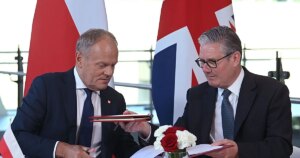 El Reino Unido y Polonia sellan una alianza estratégica de defensa frente a la amenaza rusa y la incertidumbre atlántica
