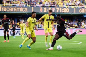 El Sevilla ya roza la salvación al remontar al Villarreal en La Cerámica