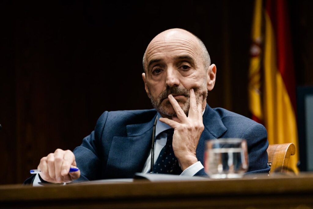 El amigo de Zapatero cambia de abogado en el 'caso Plus Ultra': le defenderá una exfiscal que fue letrada de Bárcenas