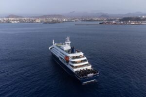 El buque afectado con hantavirus solo fondeará, sin atracar, en Canarias – AlbertoNews