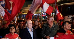 El derechista Rafael López Aliaga insiste en el fraude electoral tras quedar fuera de la segunda vuelta en Perú