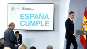 El director de la OMS minimiza la posibilidad de “un brote mayor” y felicita a España por el “éxito” de la evacuación