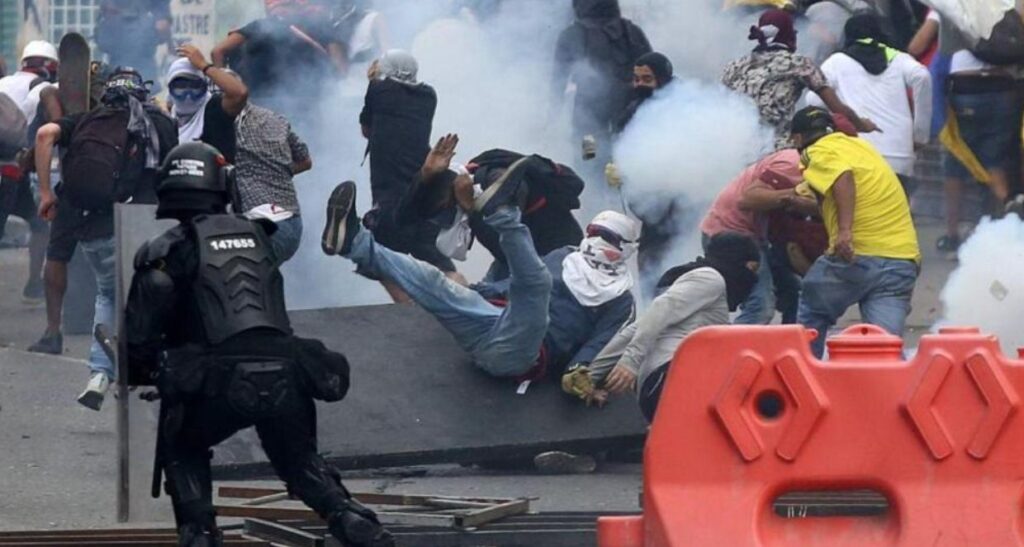El "estallido social" en Bogotá fue un plan orquestado con grupos ilegales y no un evento espontáneo