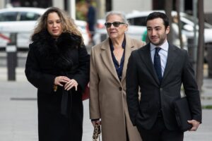 El juez sospecha que se ofreció 50.000 euros a la empresaria que dijo entregar 90.000 en Ferraz para cambiar su versión | europapress.es