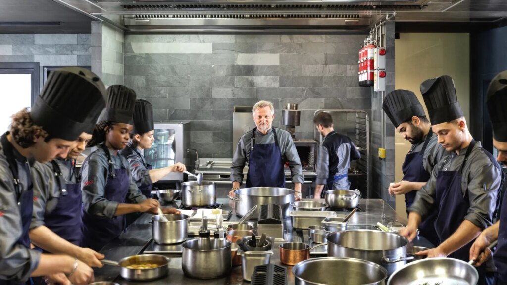El restaurante gallego con dos estrellas Michelin donde robaron más de 9.000 euros y botellas de vino exclusivas