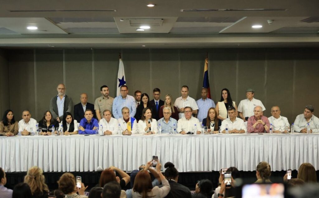 El verdadero objetivo del "Manifiesto de Panamá" que impulsa María Corina Machado