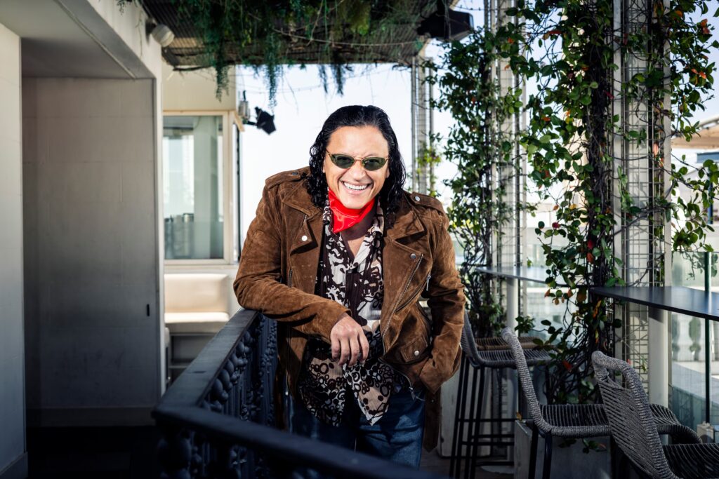 El cantante Elvis Crespo en un hotel del centro de Madrid, el pasado 27 de abril.