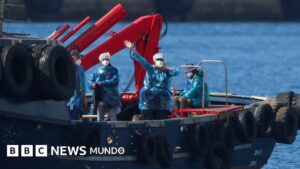 En imágenes: la evacuación del MV Hondius del crucero afectado por el hantavirus en España
