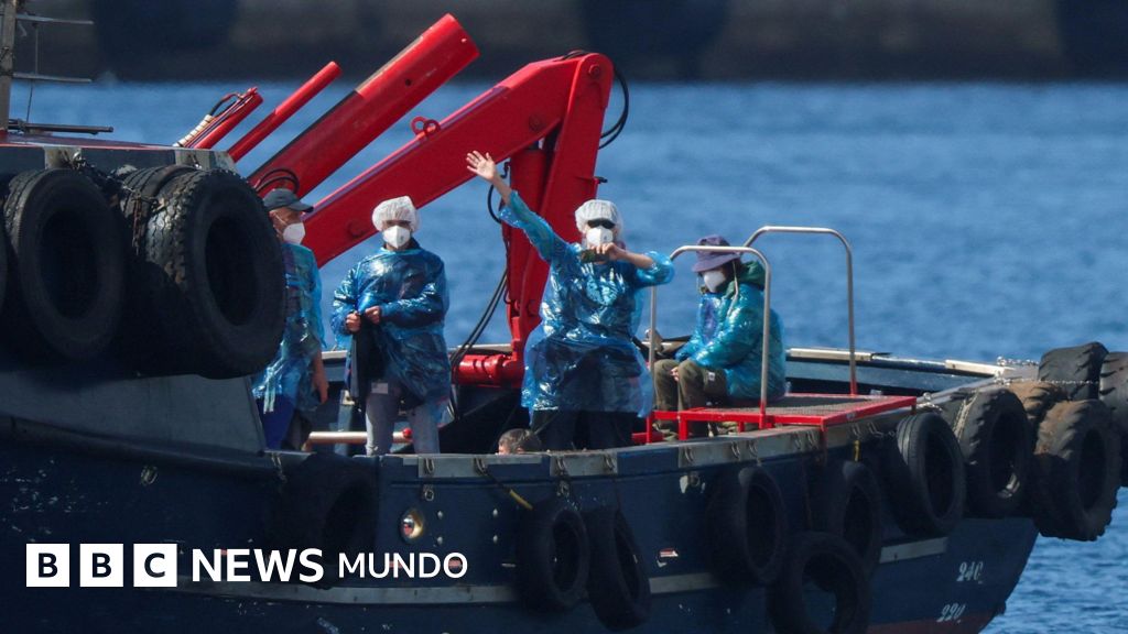 En imágenes: la evacuación del MV Hondius del crucero afectado por el hantavirus en España