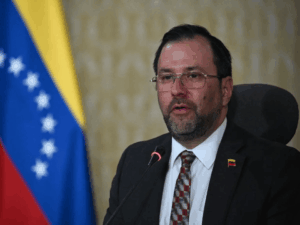 En plena crisis salarial de docentes, el chavismo fundó una universidad de «diplomacia de paz» (Video)