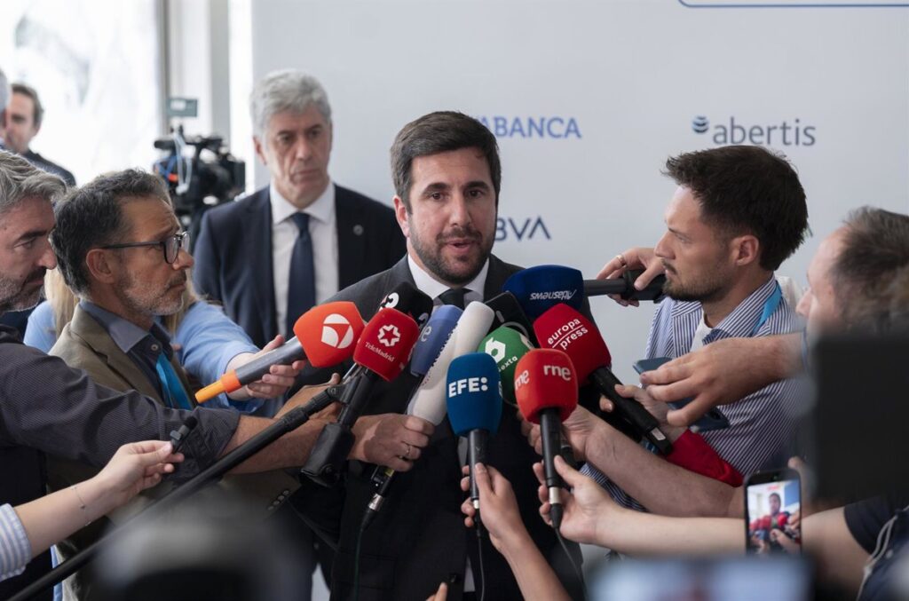 Enrique Riquelme: "Espero que el nombre ilusionante sea Enrique Riquelme"