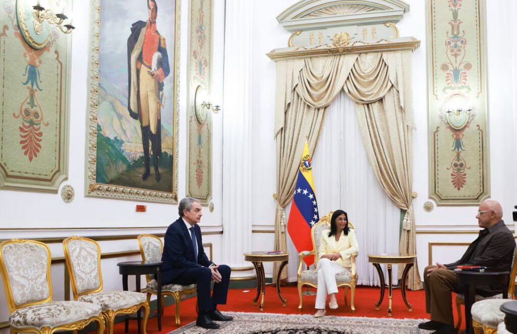 Entre el silencio y el "llevamos años denunciándolo", las reacciones en Venezuela ante las últimas revelaciones sobre Zapatero