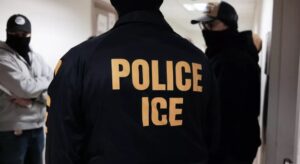 Estado de Nueva York prohíbe al ICE actuar en escuelas e iglesias sin orden judicial – AlbertoNews