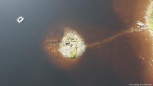 Expertos hallan isla artificial más antigua que Stonehenge