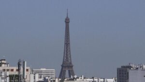 FRANCIA TEMPERATURAS | París y otros 16 departamentos del país pasan a alerta naranja por la ola de calor | elperiodico.com