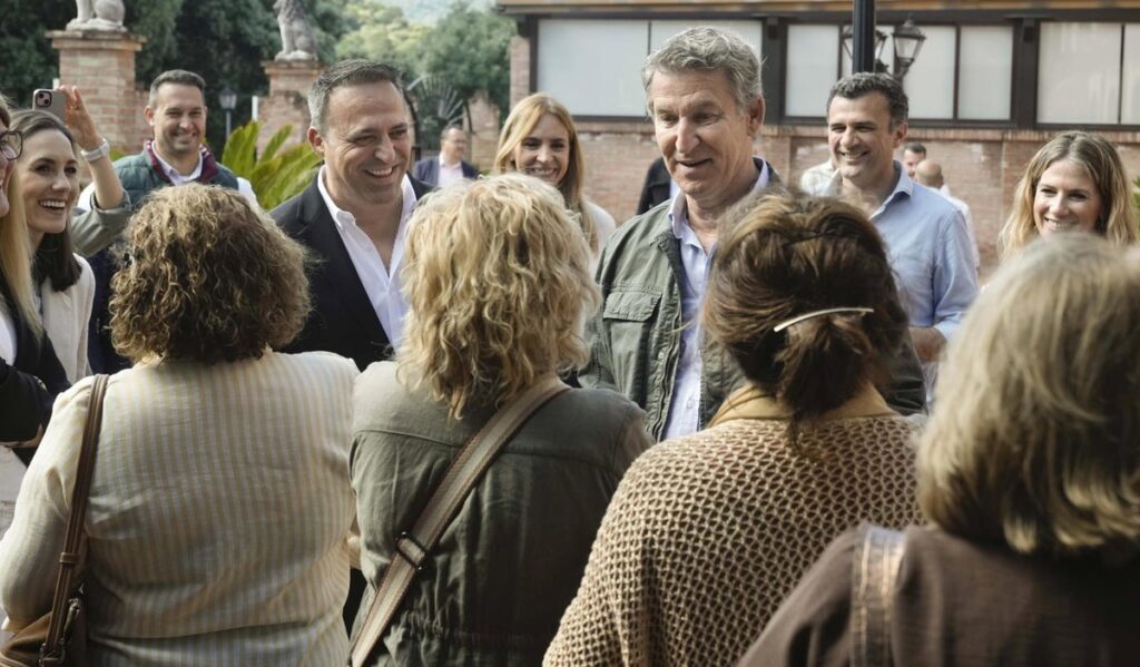 Feijóo acusa al Gobierno de "generar confusión" y pide saber los expertos que avalan sus decisiones con el hantavirus