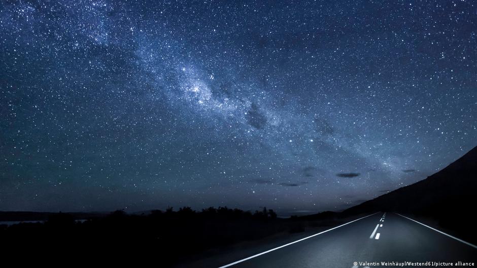 Físicos imitan efecto cuántico que podría borrar el universo