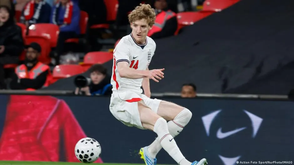 Flick le gana al Bayern Múnich el fichaje de Anthony Gordon