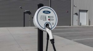Ford busca su futuro en la IA: se dispara un 13% al ofrecer baterías para dar energía a centros de datos