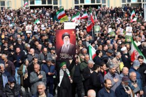 Guardia Revolucionaria versus líder supremo: ¿Ha colapsado el Gobierno de Irán como repite a diario Trump? | elperiodico.com