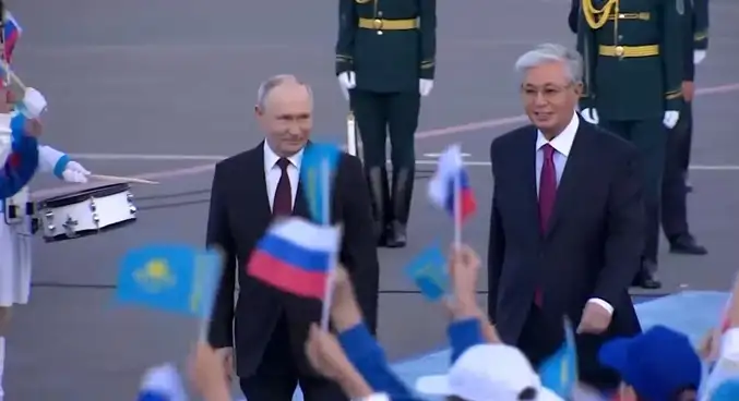 Guardia de honor y helicópteros: así fue la bienvenida a Putin