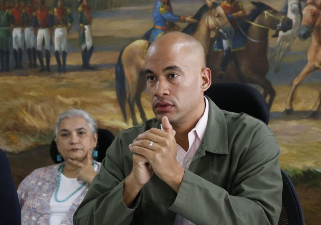 Héctor Rodríguez a quienes exigen confrontar a Estados Unidos